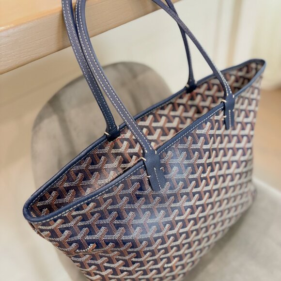 Authentic Goyard Artois PM Tote in Navy Blue – Lightly Used - Picture 5 of 9